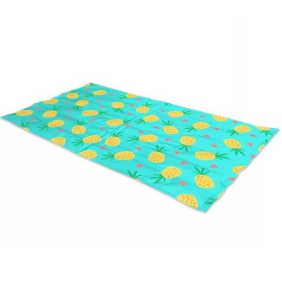 Unique Petz Cat and Dog Cooling Mat-24"X36", Pineapple Heart Print, NIB, $35 - Picture 5 of 5